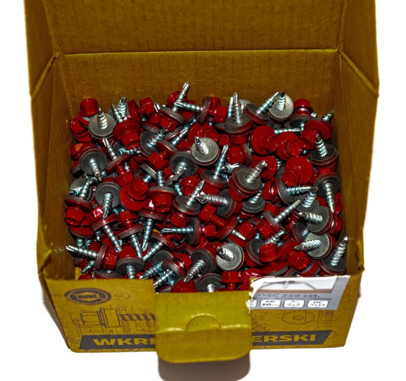 suruburi-autoforante-cap-hexagonal-4-820-mm-rosu-ral-3011-250-buc-cutie-2 Suruburi Autoforante Cap Hexagonal 4.8×20 mm Rosu Ral 3011- 250 Buc/cutie