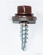 Suruburi Autoforante Cap Hexagonal 4.8x35 mm Maro Ral 8017 cu saiba EPDM - 250 Buc/cutie